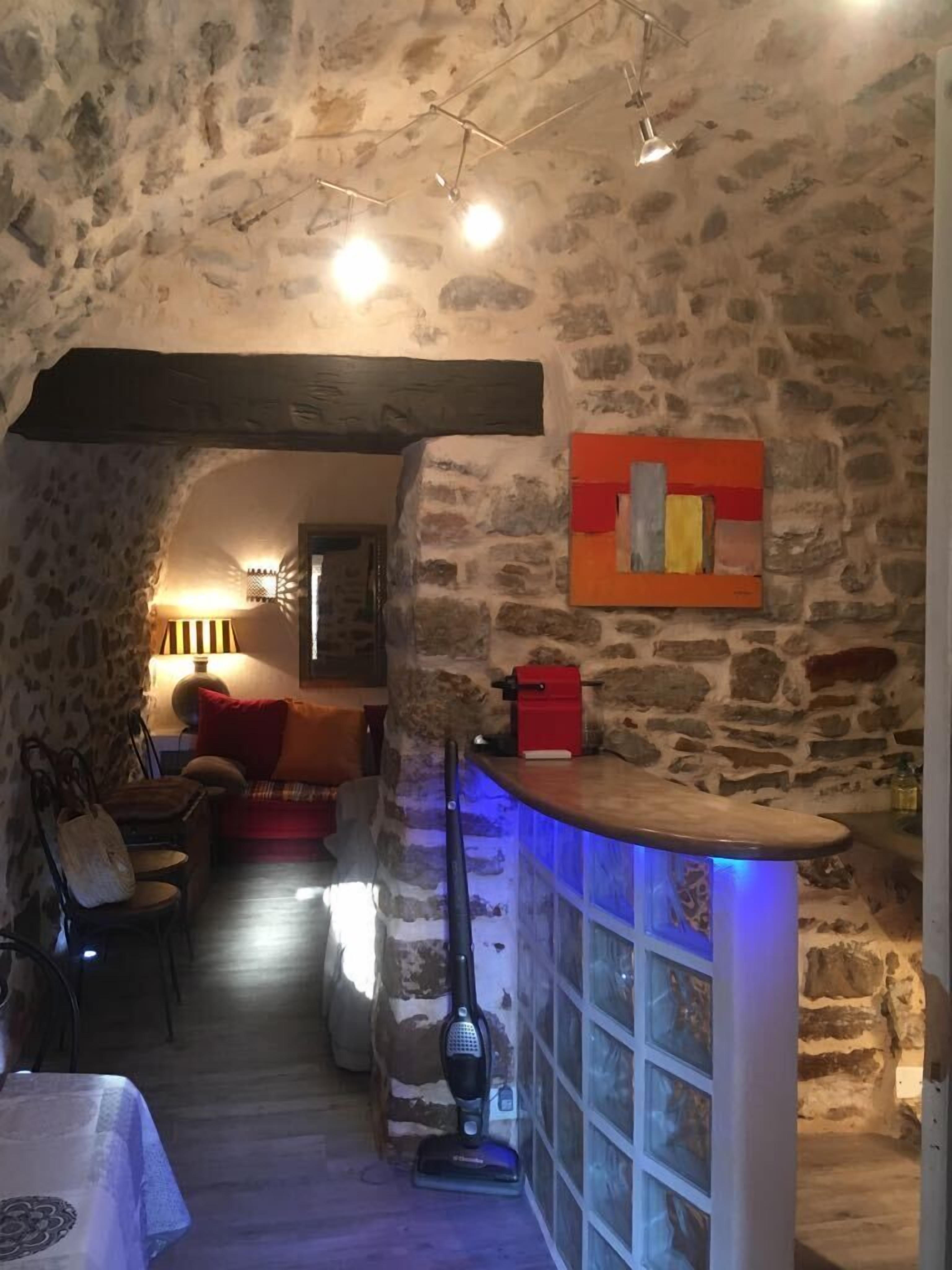 Provencal charm cocoon