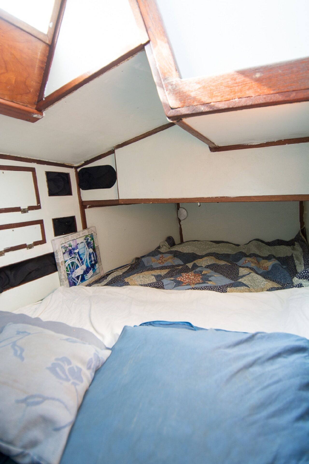 BY SAILING IN THE GREEK ISLANDS 