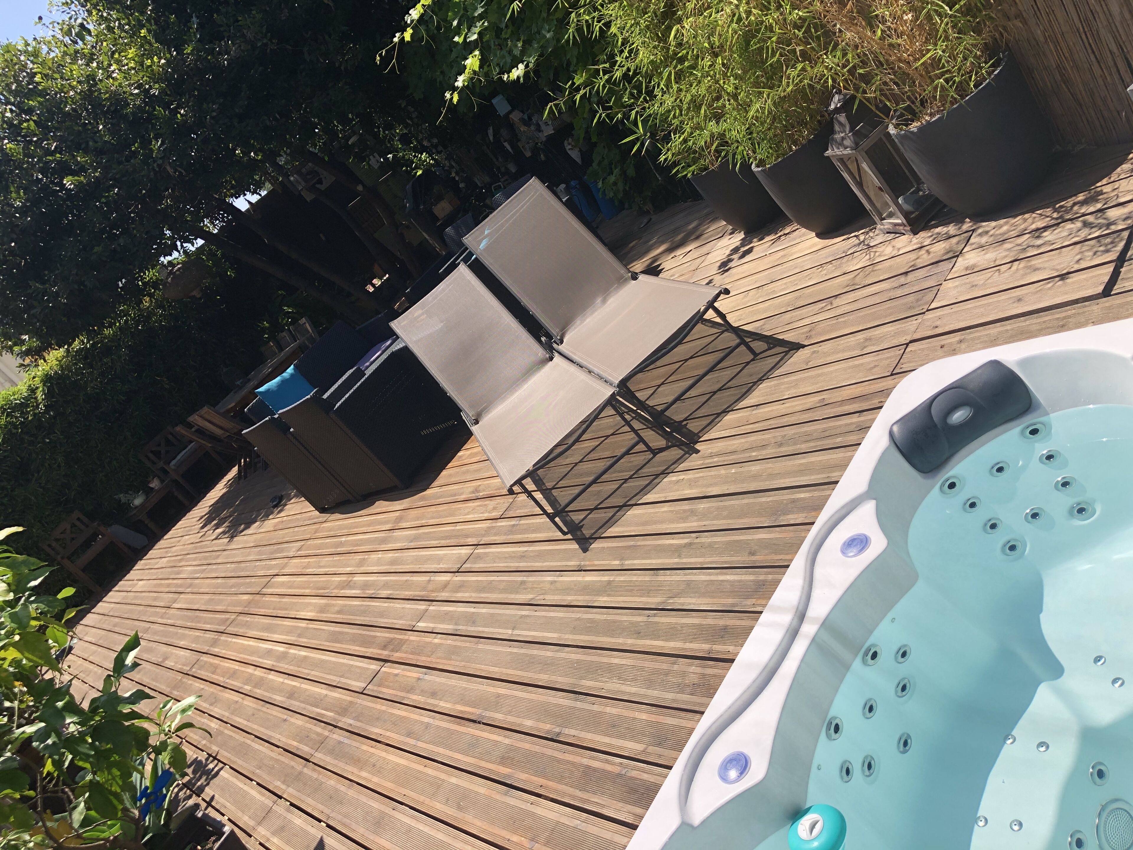 ground floor of villa 2 bedrooms sleeps 6 large jacuzzi terrace