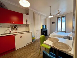1 bedroom, iron/ironing board, WiFi, bed sheets - LE CHAPITEAU - Nice flat close to PART DIEU (Lyon)
