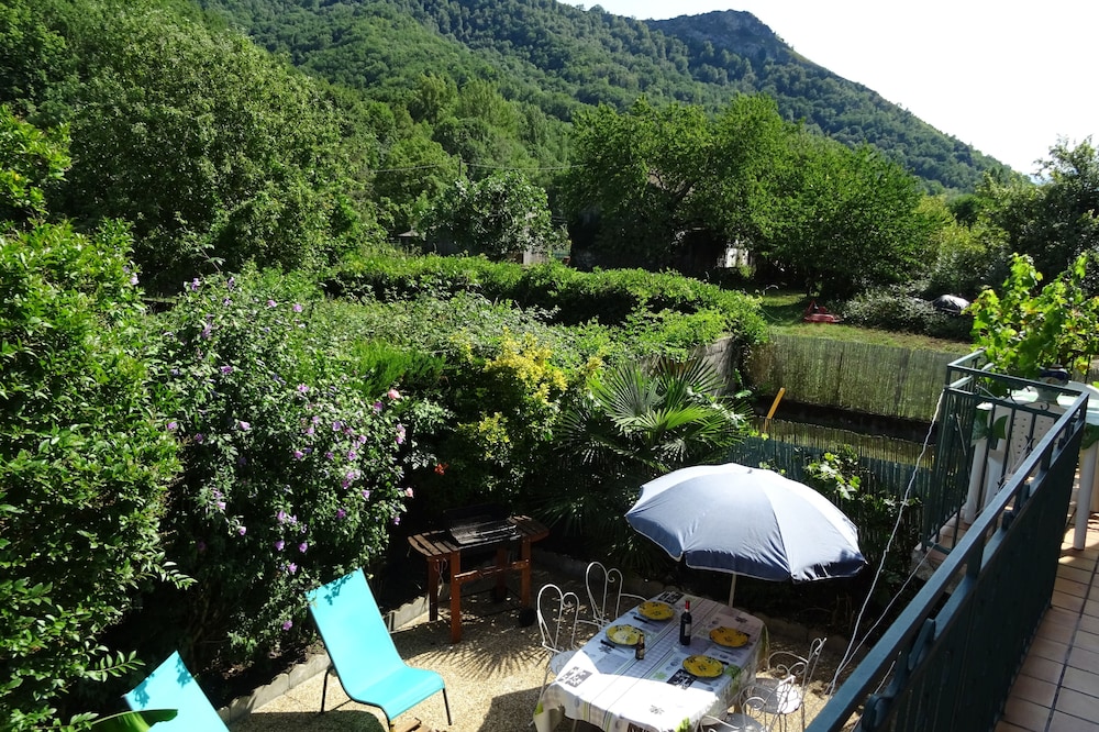 Village house at the foot of the Pyrenees