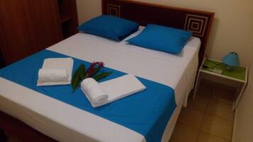 3 chambres, fer et planche Ă repasser, Wi-Fi, draps fournis