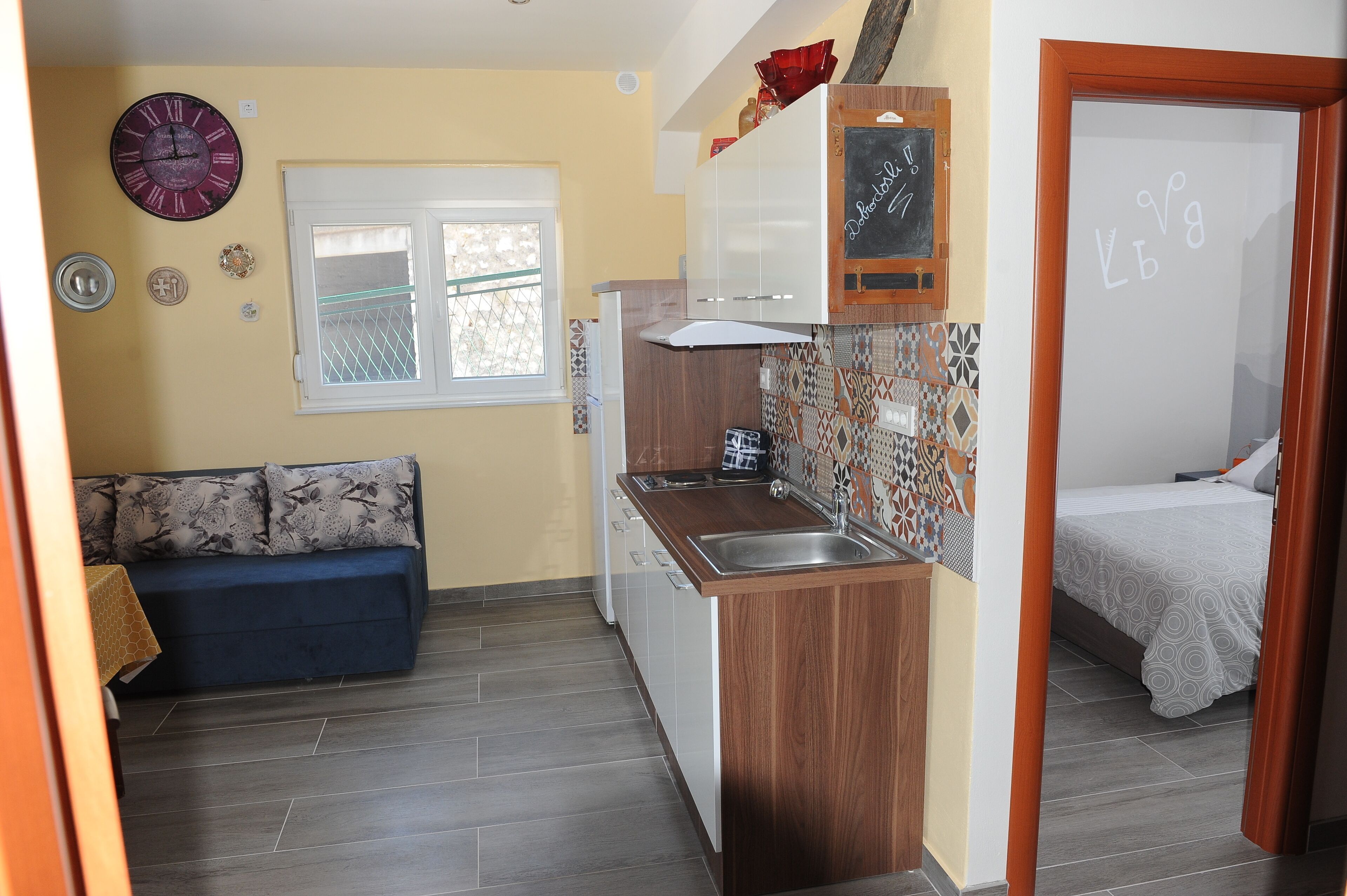 Apartment for 2-4 persons tastefully renovated ... between Split and Dubrovnik