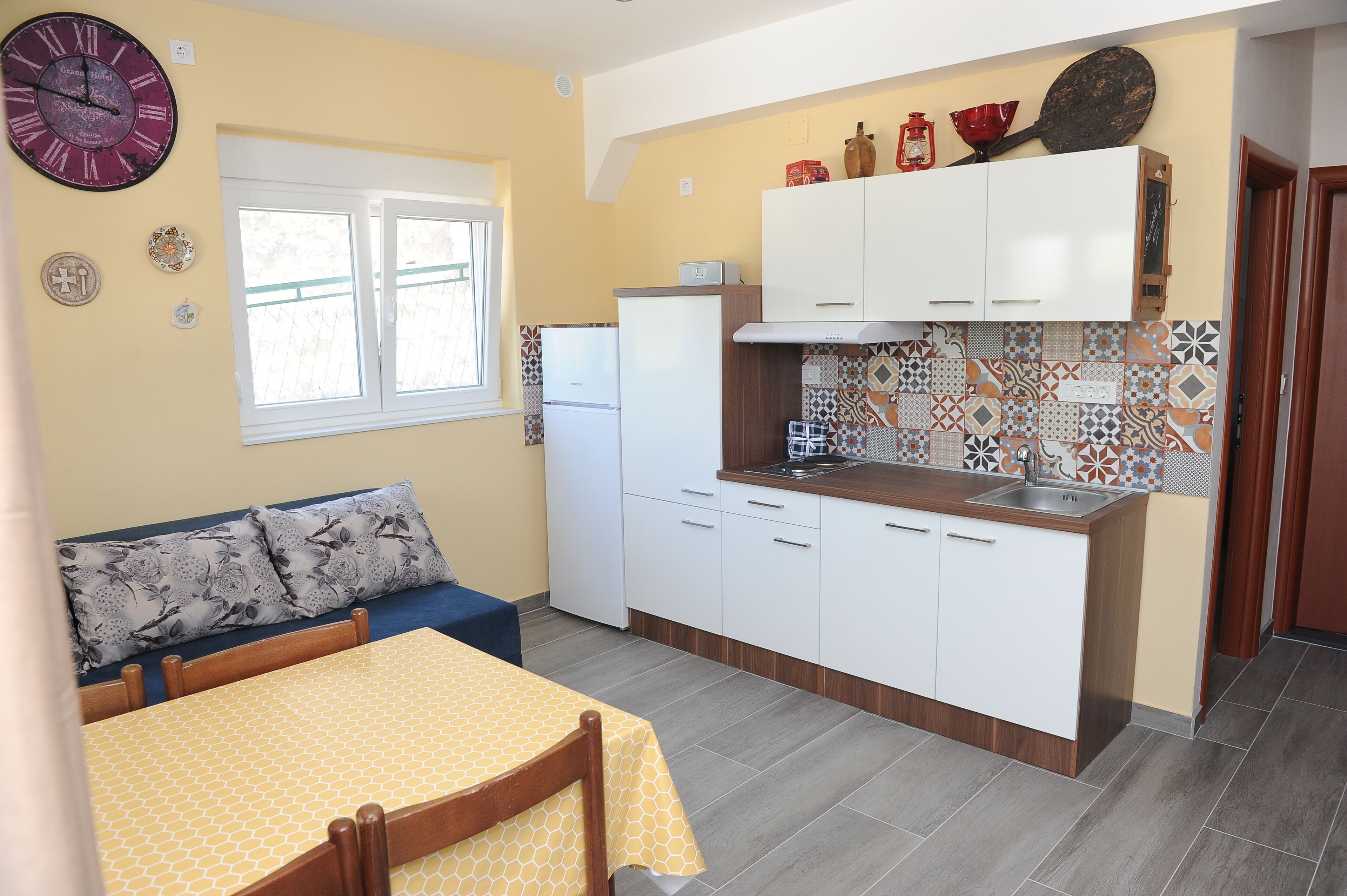 Apartment for 2-4 persons tastefully renovated ... between Split and Dubrovnik