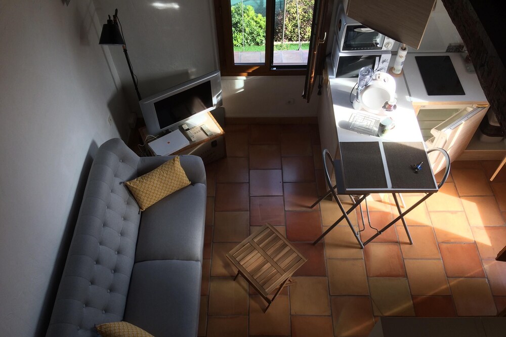 Nice Studio in a detached house in Falicon