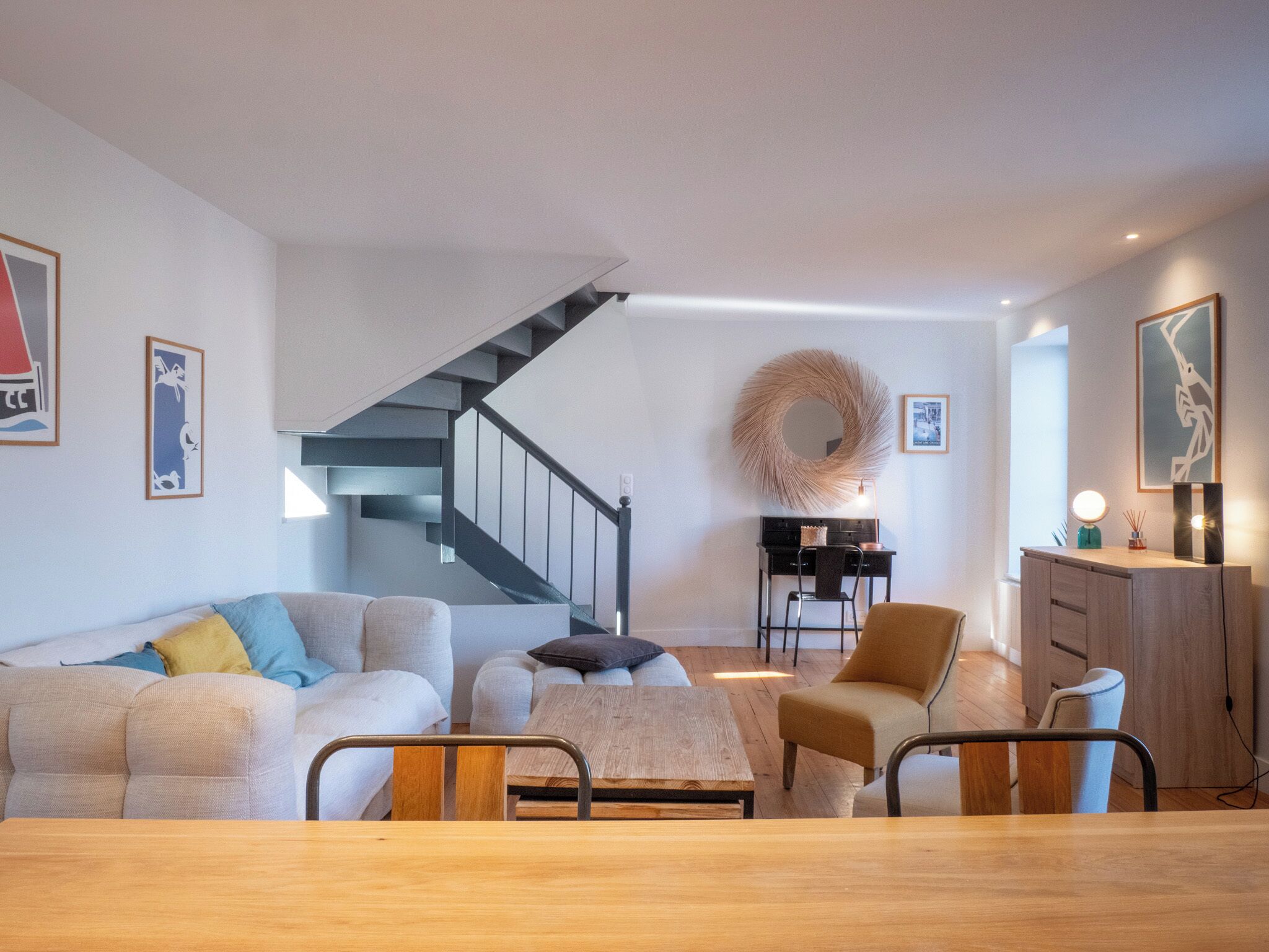 Ref 606 Muy Bonita Casa Reformada, Magnífica Ubicación Con Vistas A La Calle - Concarneau