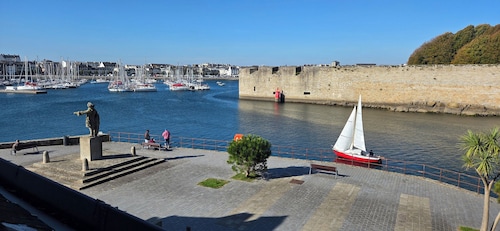 Très jolie maison rénovée, Superbe situation avec vue chenal et Ville Close