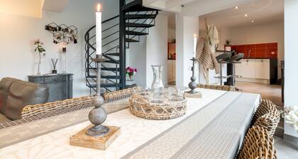 Maison-loft Ă 200m du centre ville avec jardin et parking gratuit