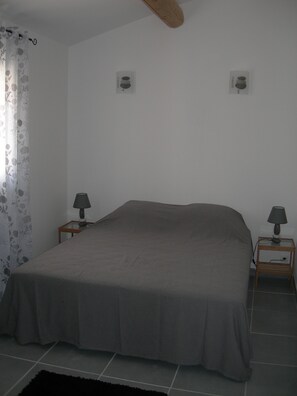 2 bedrooms, iron/ironing board, free WiFi - Charming house in Visan (Visan)