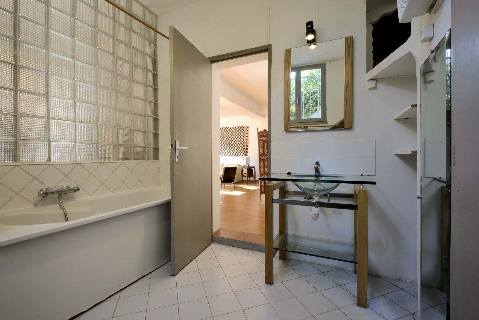 A loft of 70 m2 in the hollow of a cove of the blue coast. South exposition