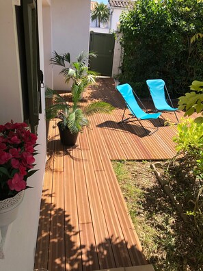 Terrace/patio - Nice quiet and comfortable independent gite (Le Bois-Plage-en-Ré)