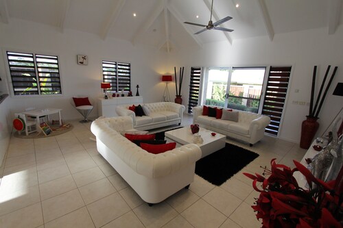 A Family Friendly Holiday Accommodation With Magnificent Oceanic Views.