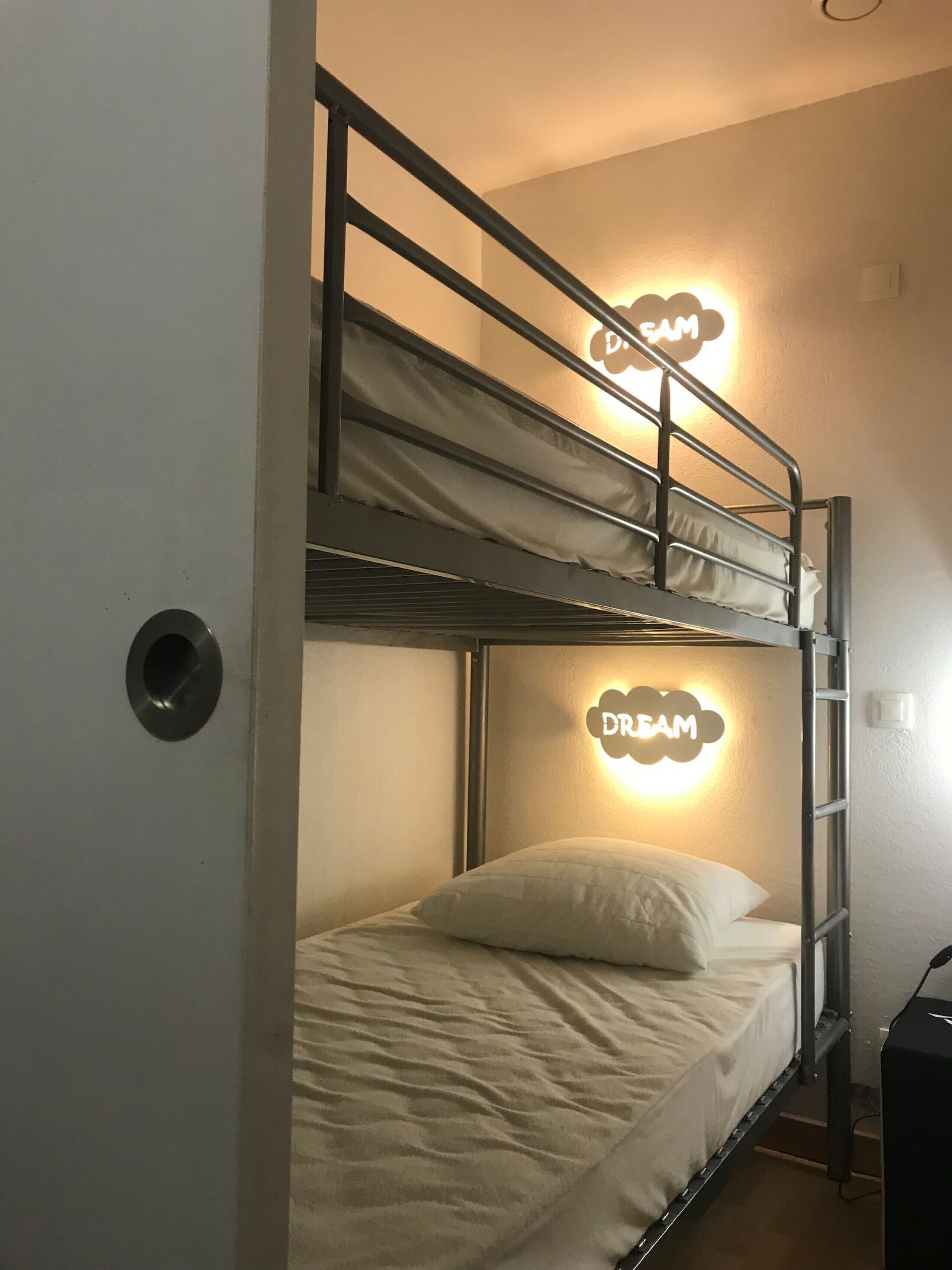 2 bedrooms