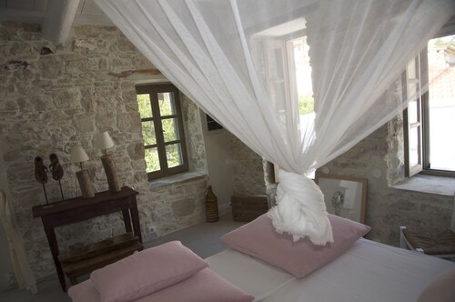 Authentic village house, Pythagorion-Hora, Samos