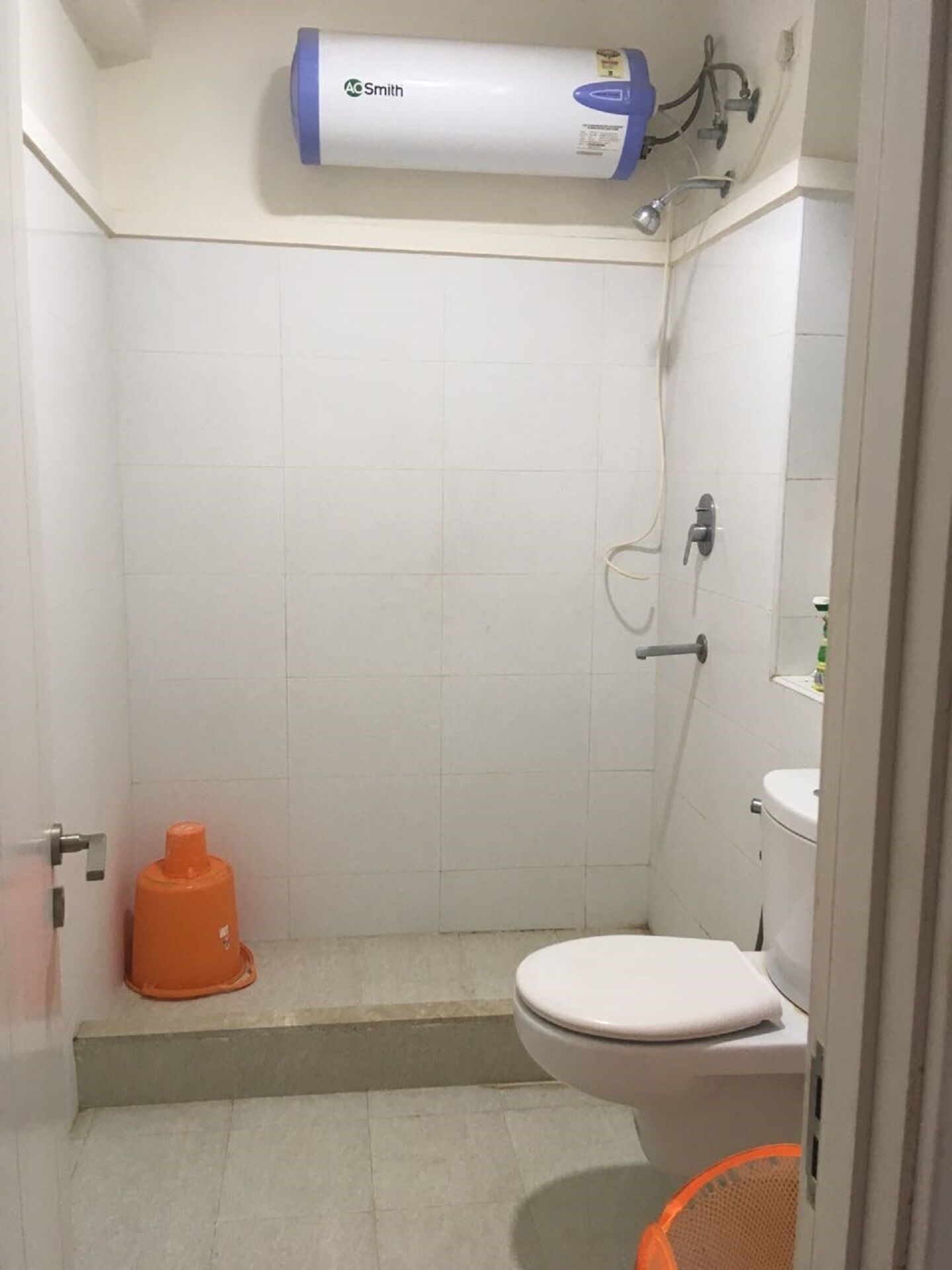 A Room in the Heart of the IT Corridor and the main Heritage Artery of Chennai