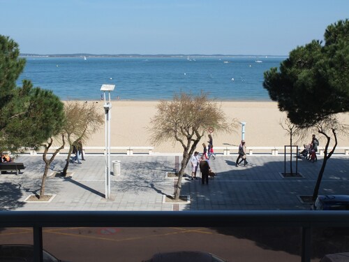 Exceptional - Apartment in Arcachon, feet in the water