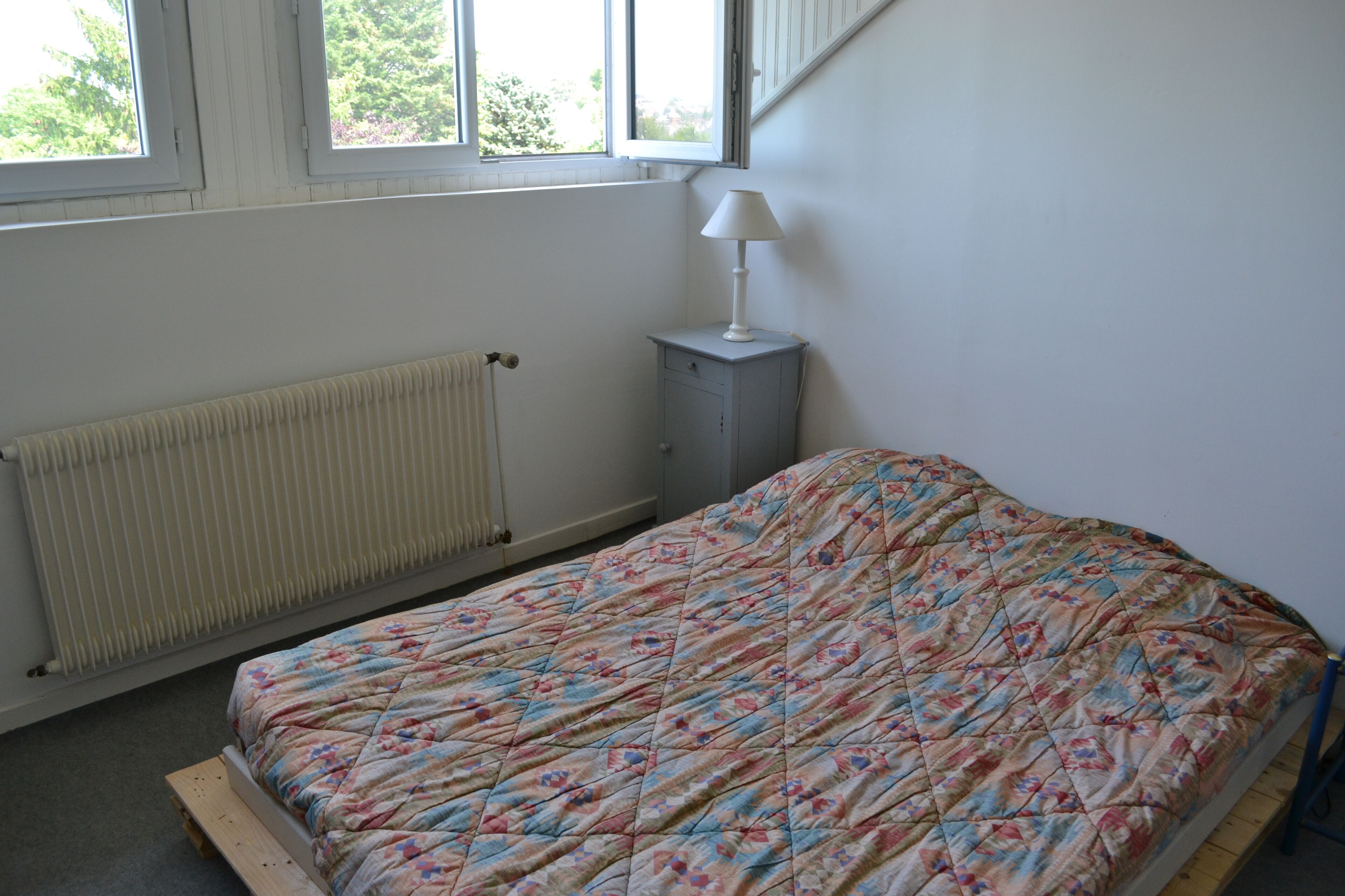 Apartment in charming house near center