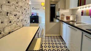 Coffee/tea maker, fridge, microwave, stovetop - LE CHAPITRE  - Wonderful flat close PART DIEU (Lyon)