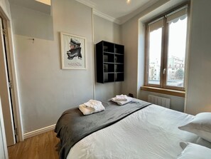 2 bedrooms, iron/ironing board, WiFi, bed sheets - LE CHAPITRE  - Wonderful flat close PART DIEU (Lyon)