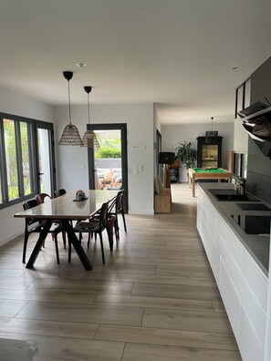 تناول الطعام