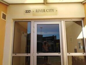 Exterior detail - VERY NICE STUDIO WITH SEA VIEWS AND PONDS AND CANALS (Mauguio)