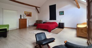 1 chambre, fer et planche à repasser, lit parapluie, Wi-Fi gratuit