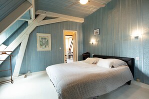 1 bedroom, internet, bed sheets