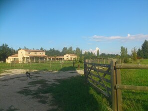 Enceinte de lâhĂ©bergement