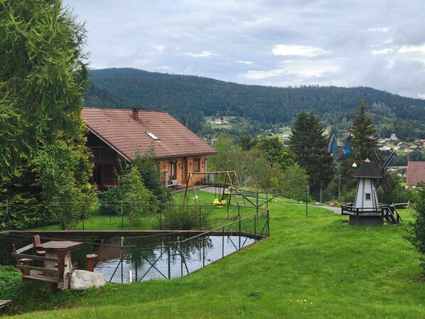 Children's area - "the family run" with games room and spa (Xonrupt-Longemer)