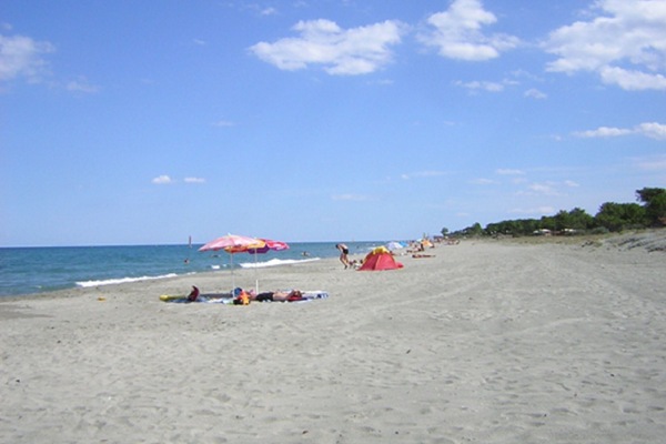 A 2KM DE LA LOCATION UNE PLAGE DE SABLE FIN