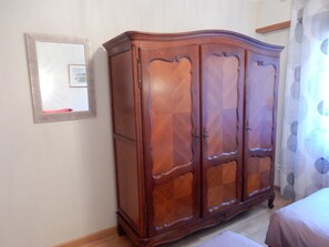 3 soverom, strykejern/-brett, reiseseng for barn og wi-fi (inkludert)