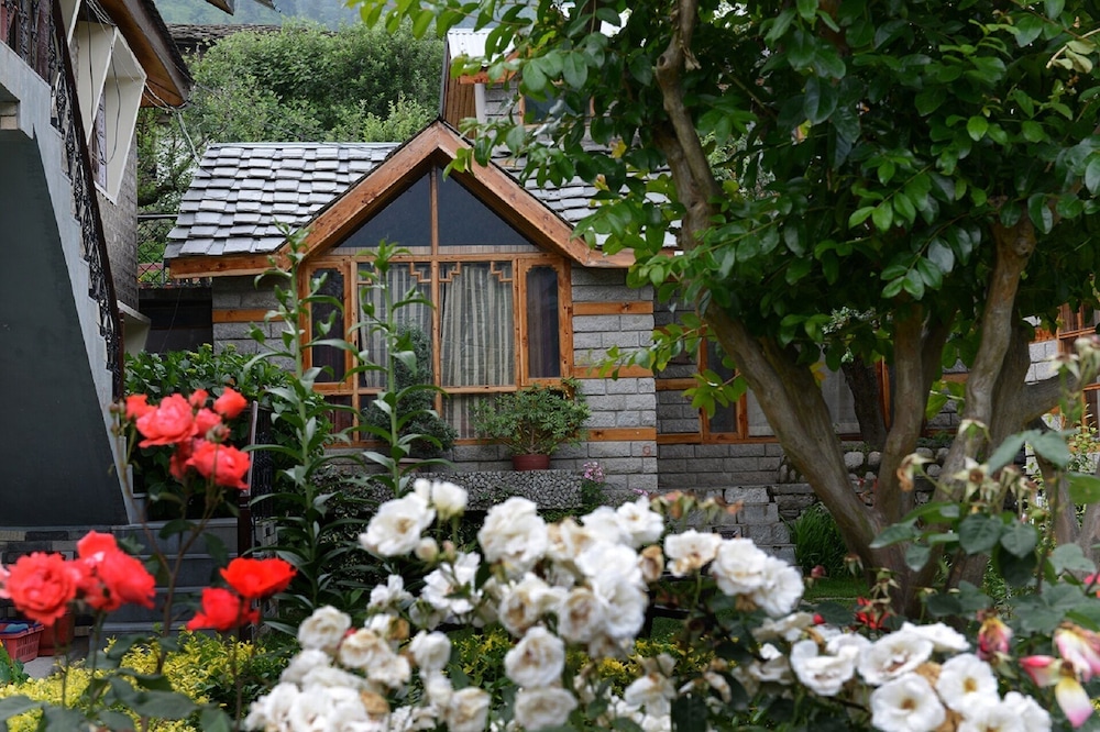 Shoran in Treetops Cottage - Detached bungalow