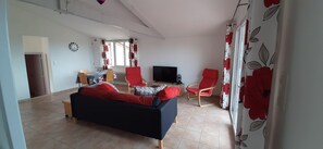 TV, DVD player - House with private pool (Saint-Cybranet)