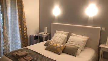 3 bedrooms, desk, iron/ironing board, free WiFi
