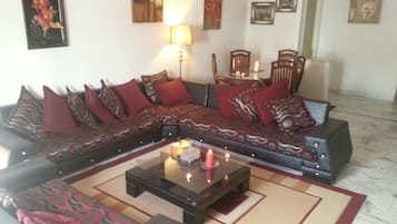 TV, videoteca, aparelho de som