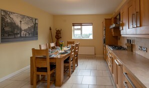 Dining - Riverside retreat with private jetty (Carrick on Shannon)