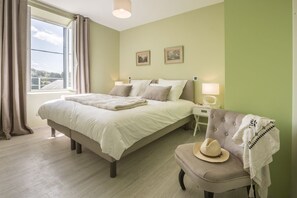 6 bedrooms, iron/ironing board, travel cot, free WiFi