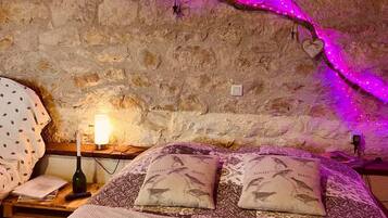 1 bedroom, iron/ironing board, Internet, bed sheets