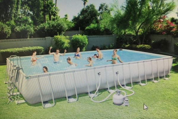 piscine 10 x 5 m dans le 3 -ème jardin