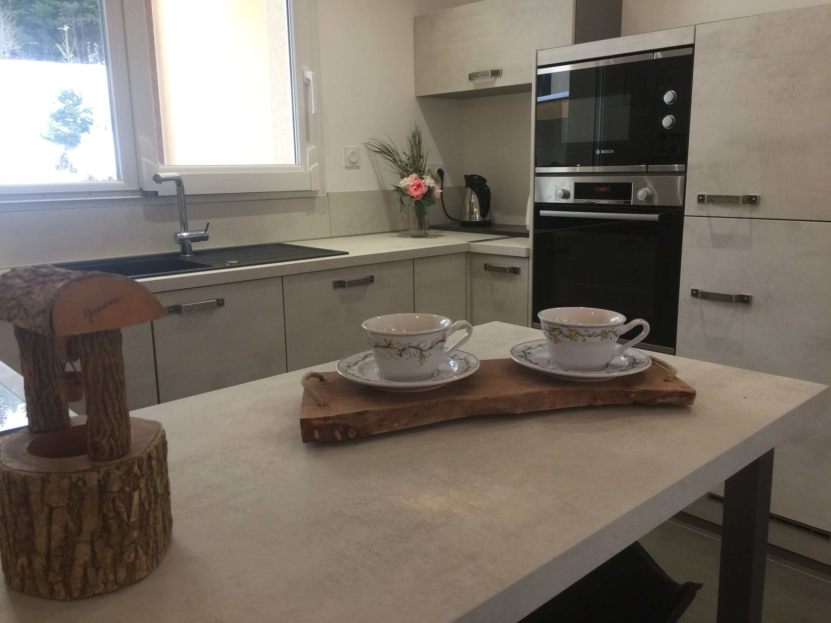 ثلاجة، ميكروويف، فرن، موقد طهي مسطح