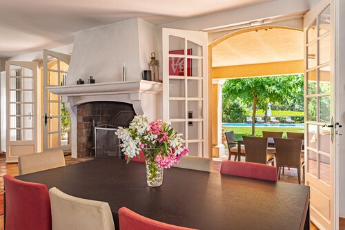 Luxurious villa with a large swimming pool villa