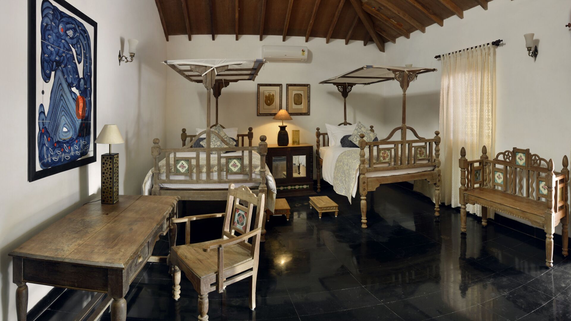 Stunning designer Villa with Pool in North Goa