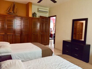 2 bedrooms, iron/ironing board, travel cot, free WiFi