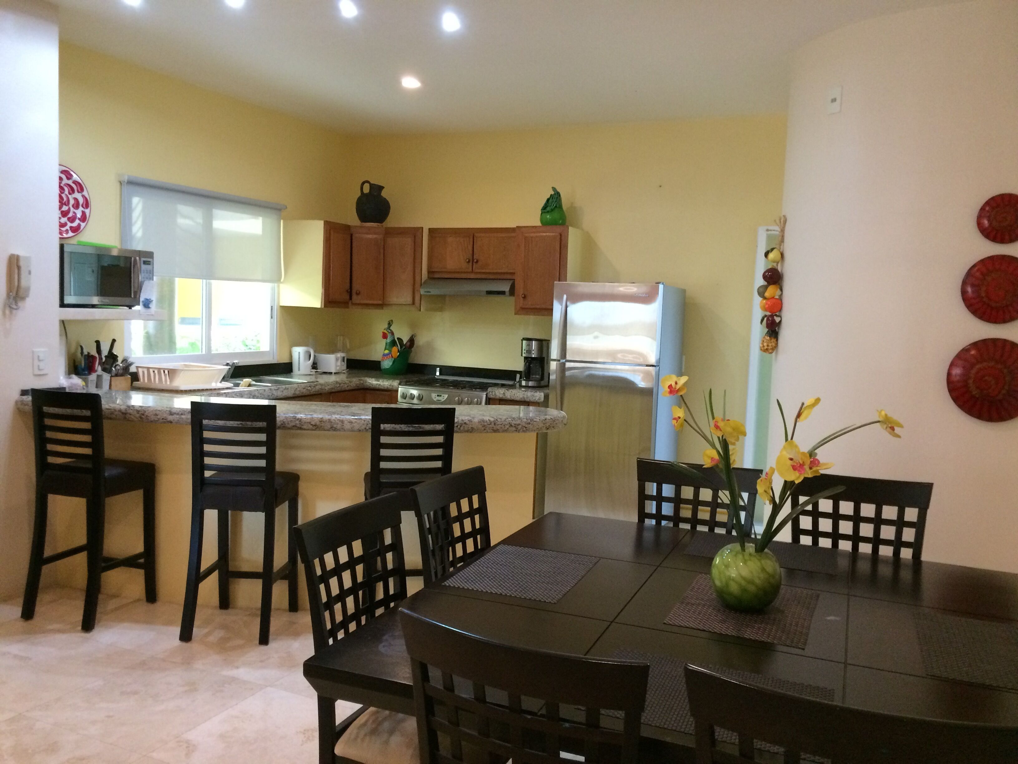 Beautiful condo with 2 bedrooms, one block from Santa Cruz Beach at Huatulco