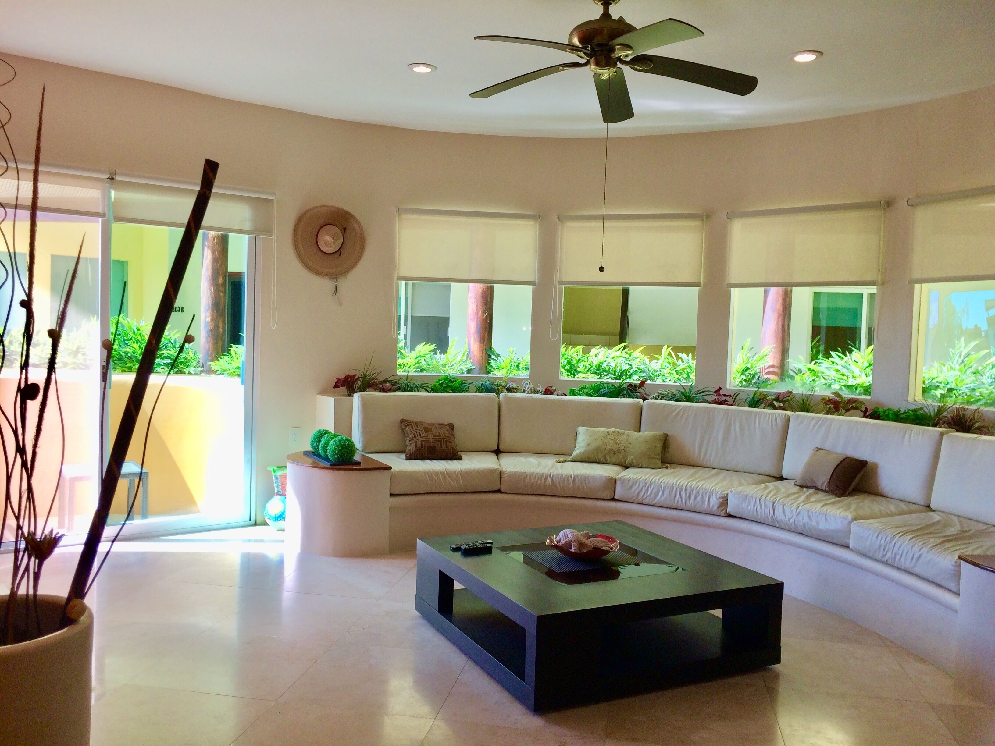 Beautiful condo with 2 bedrooms, one block from Santa Cruz Beach at Huatulco