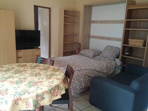 2 bedrooms, free WiFi, bed sheets - T1 47m2 + Garden 60m2 from 450 € to 700 € week (La Teste-de-Buch)