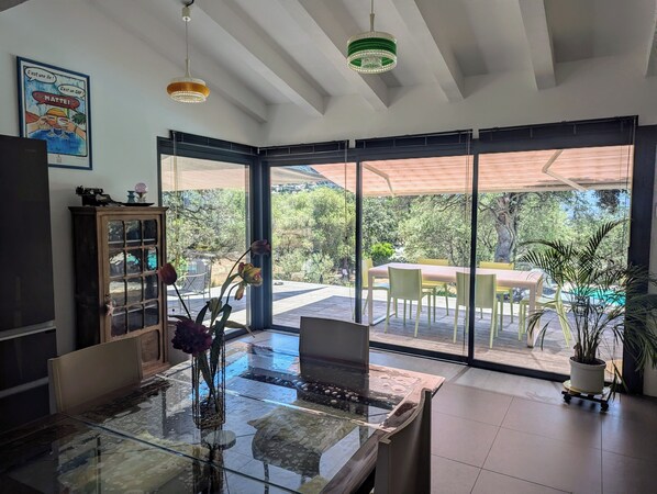 Dining - Villa in Lumio, large swimming pool, wooded park (Lumio)