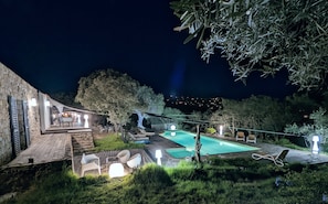 Pool - Villa in Lumio, large swimming pool, wooded park (Lumio)