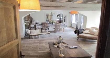 Maison de charme Ă lâorĂ©e du bois