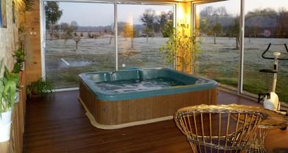Charmantes Bed & Breakfast für 5 Pers. Spa-Zugang, WiFi, Klimaanlage, allen Komfort